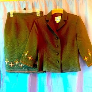 Ricki Freeman For Teri Jon,, 2 piece skirt and jacket, size 8